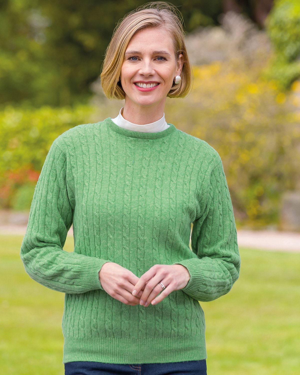 lambswool cable crewneck sweater