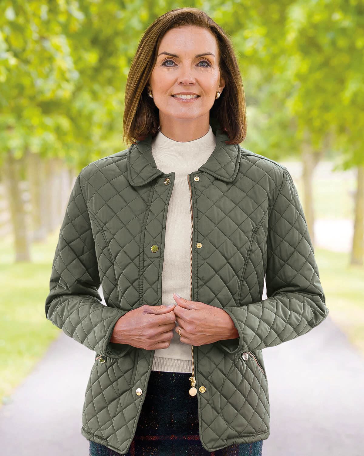 Ladies Quilted Jacket with diamond quilting cut from pure cotton.