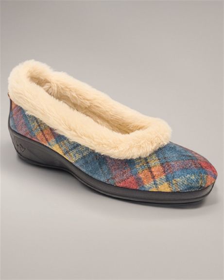 Lunar Terri Slipper