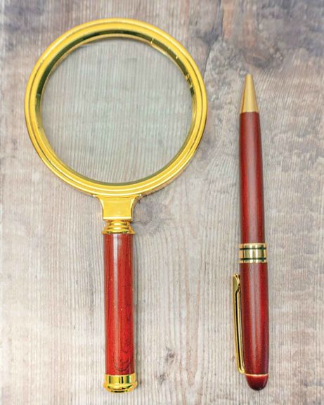 Matching Magnifier & Pen Set