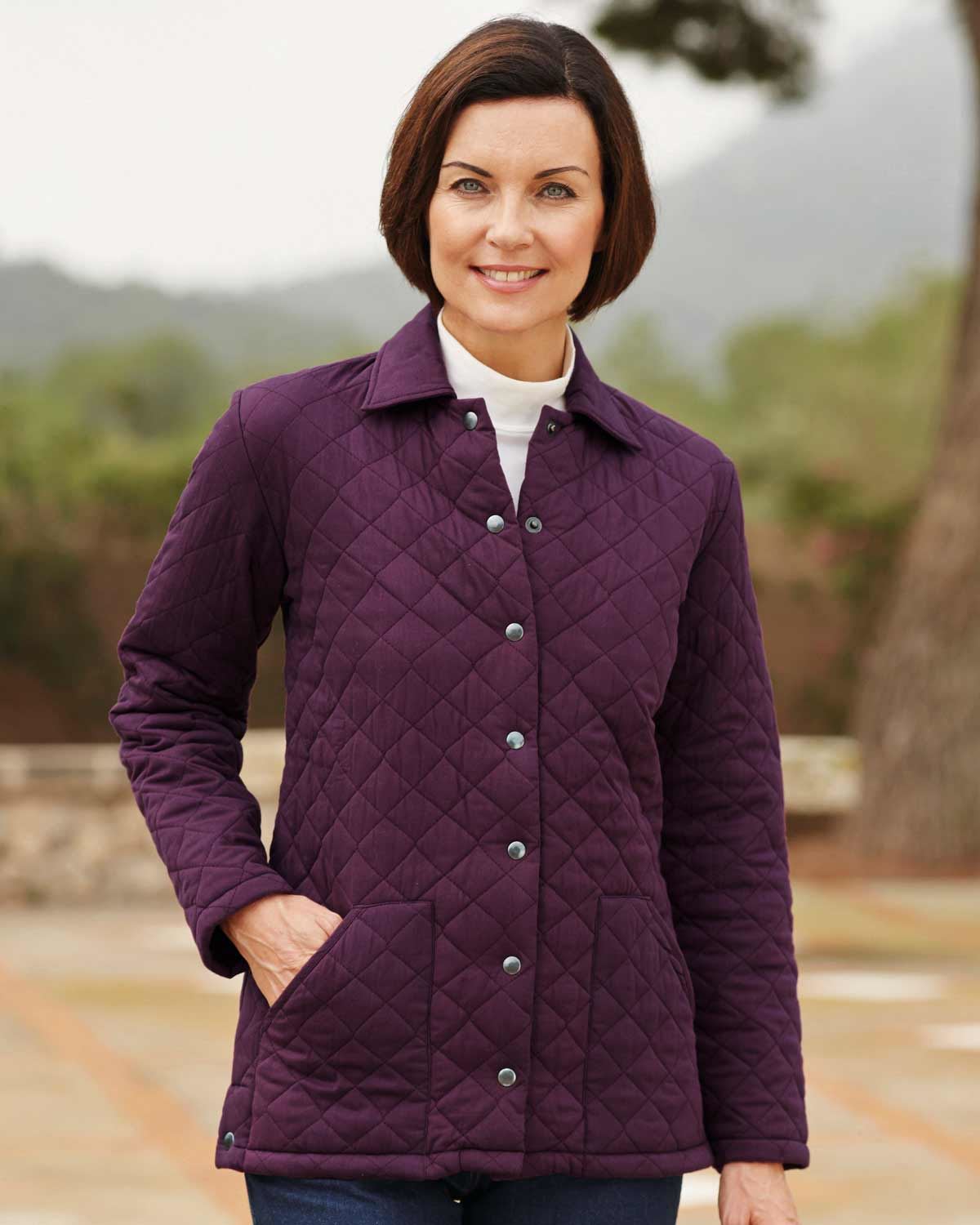 Classic jacket with diamond quilting cut from pure cotton in aubergine